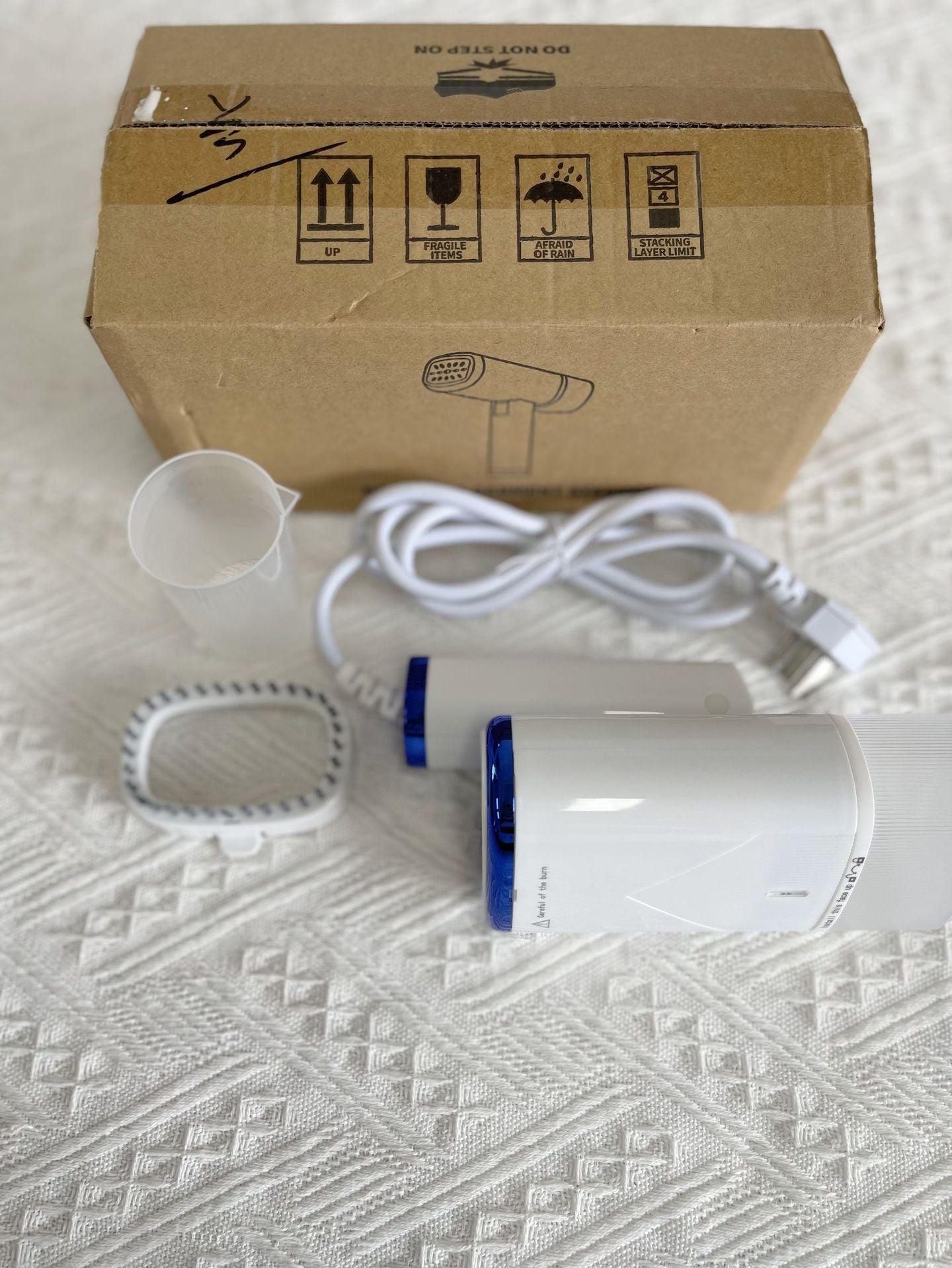 Garment Steamer for Travel and Home – Compact & Powerful 1000W